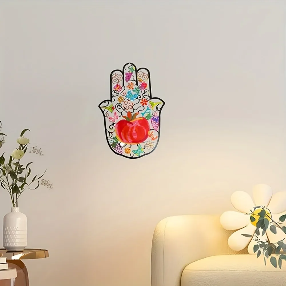 لوحة فنية معدنية على شكل يد حم - مراجعة Wall Art وسعره